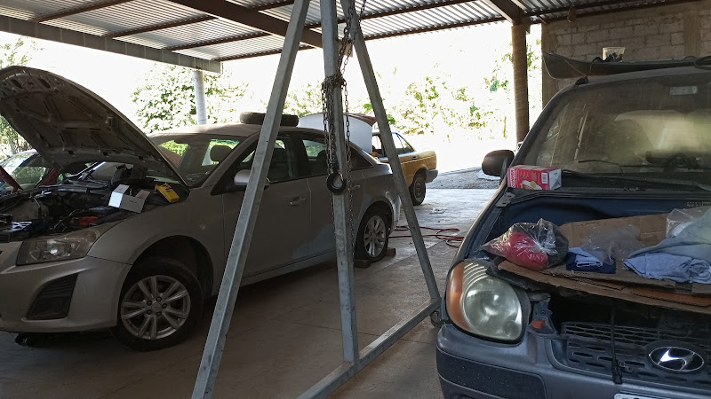 Taller de mecánica y soldadura en general