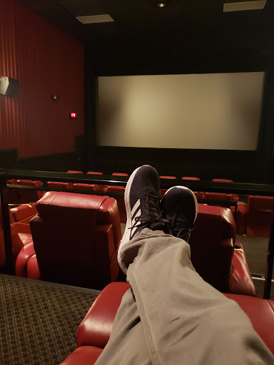 Movie Theater «Marcus Theatres Majestic Cinema of Omaha», reviews and photos, 14304 W Maple Rd, Omaha, NE 68164, USA