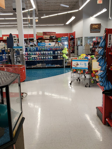 Pet Supply Store «Petco Animal Supplies», reviews and photos, 1660 Orchard Gateway Blvd, North Aurora, IL 60542, USA