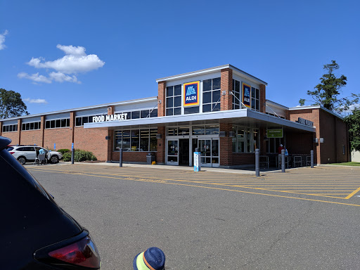 Supermarket «ALDI», reviews and photos, 238 Boston Post Rd, Milford, CT 06460, USA