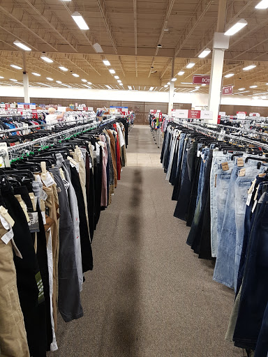 Clothing Store «Burlington Coat Factory», reviews and photos, 510 Howe Ave, Cuyahoga Falls, OH 44221, USA