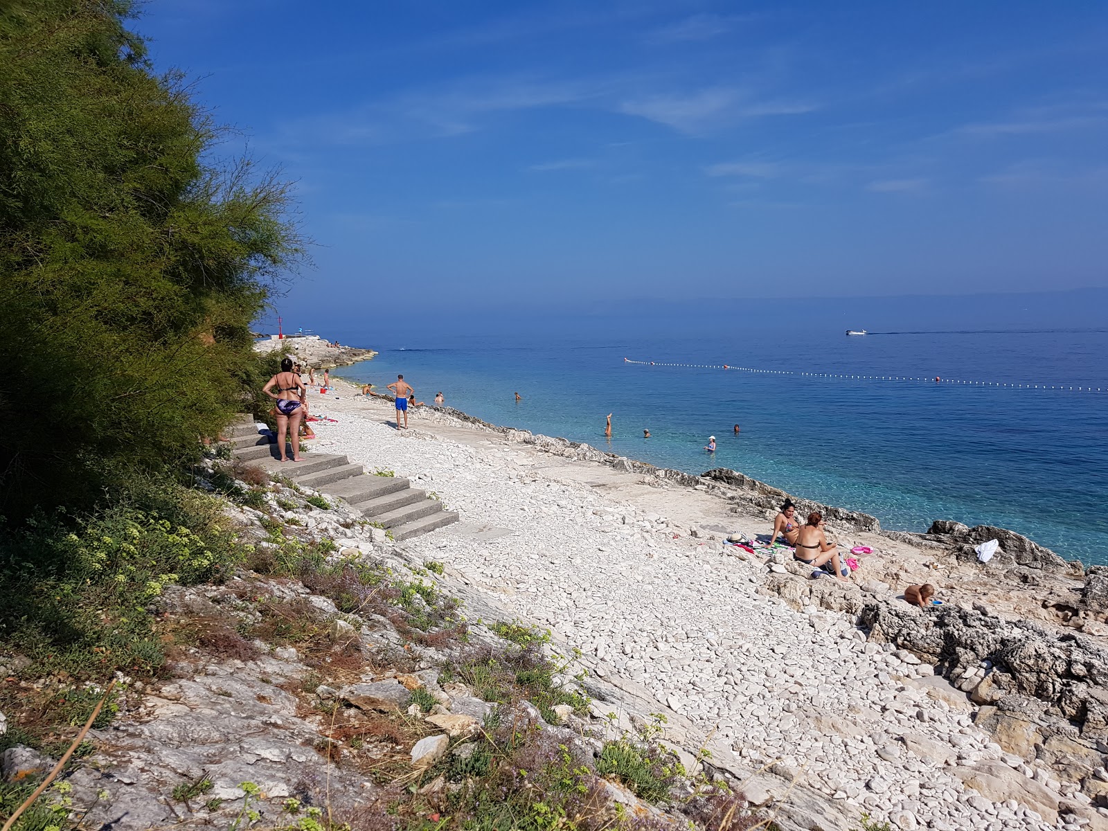 Foto de Prigradica beach área de servicios