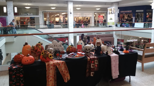 Shopping Mall «Monroeville Mall», reviews and photos, 200 Mall Cir Dr, Monroeville, PA 15146, USA