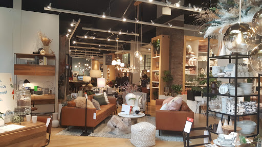 Furniture Store «west elm», reviews and photos, 1201 NW Couch St, Portland, OR 97209, USA