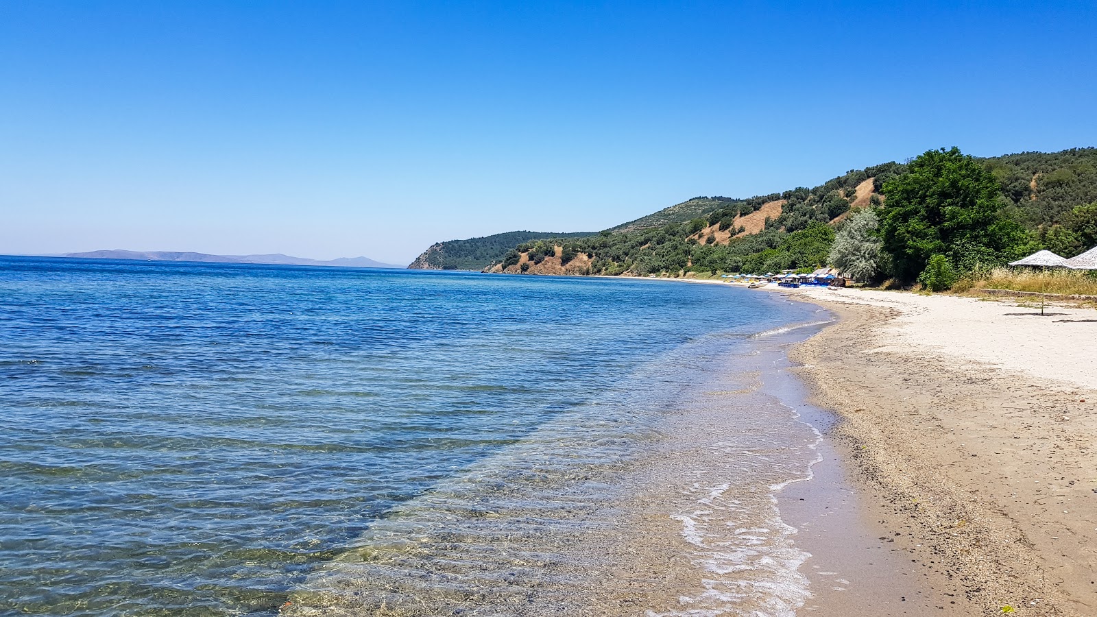 Cınaraltı Plajı'in fotoğrafı geniş plaj ile birlikte