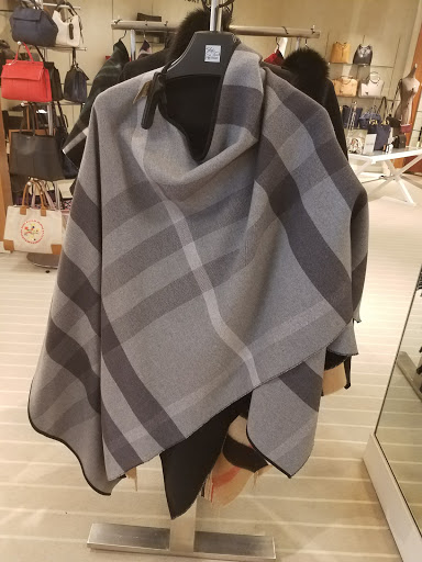 Department Store «Saks Fifth Avenue», reviews and photos, 101 W 5th St, Cincinnati, OH 45202, USA