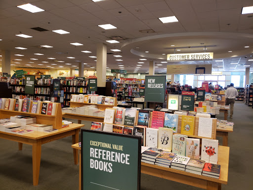 Book Store «Barnes & Noble», reviews and photos, 113 W County Center, Des Peres, MO 63131, USA