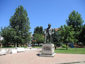 Паметник на Петко Р. Славейков