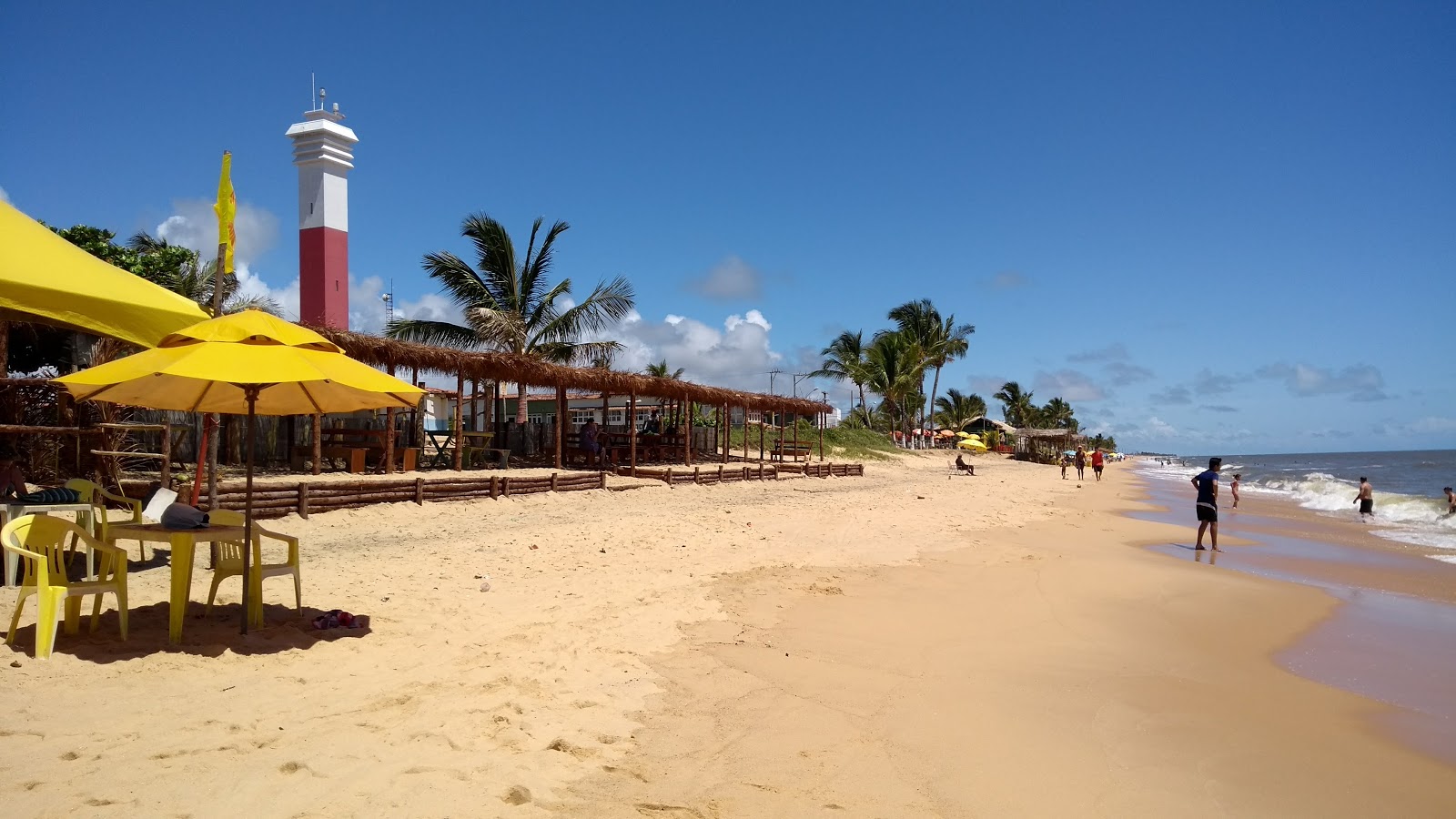 Foto av Stranden Farol Alcobaca med ljus fin sand yta