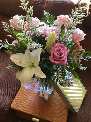 Florist «Deptula Florist & Gifts», reviews and photos, 925 W Wise Rd, Schaumburg, IL 60193, USA