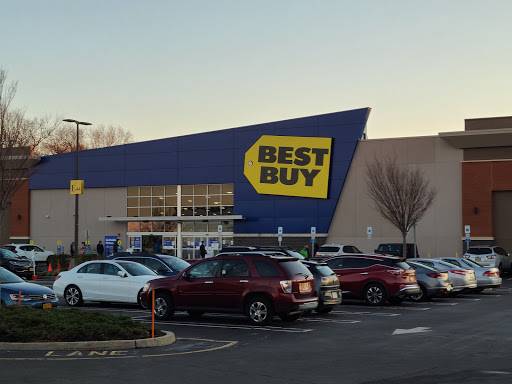 Electronics Store «Best Buy», reviews and photos, 1 Garden State Plaza Blvd, Paramus, NJ 07652, USA