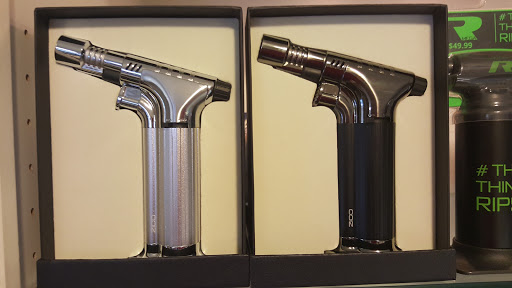 Tobacco Shop «Apparatus Smoke Shop», reviews and photos, 284 Cowesett Ave, West Warwick, RI 02893, USA