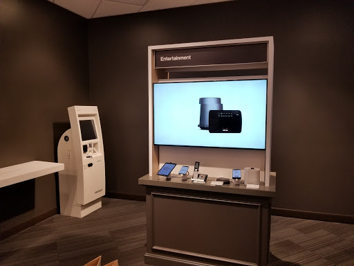 Cell Phone Store «Verizon», reviews and photos, 3251 20th Ave #270, San Francisco, CA 94132, USA