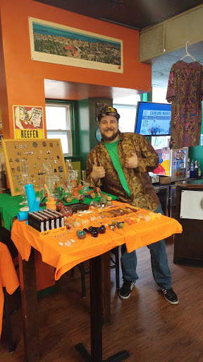 Tobacco Shop «Knuckleheads Tobacco & Gifts», reviews and photos, 550 State St, Madison, WI 53703, USA