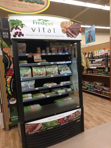 Pet Supply Store «Petco Animal Supplies», reviews and photos, 197 E Dekalb Pike #350, King of Prussia, PA 19406, USA