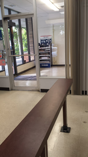 Post Office «United States Postal Service», reviews and photos, 2032 Utica Square, Tulsa, OK 74114, USA