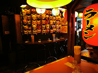 Atmosphère du Restaurant de nouilles (ramen) iSSHIN Ramen Olympiades - spécialités de ramen japonais à Paris - n°8
