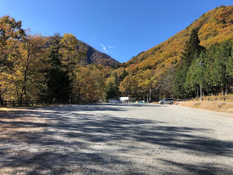 尾白川渓谷 駐車場