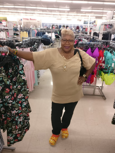 Shopping Mall «North Plaza Shopping Center», reviews and photos, 8924 Waltham Woods Rd, Baltimore, MD 21234, USA