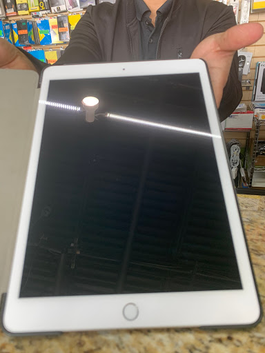 Electronics Repair Shop «Tech Savvy Cell Phone, iPhone, iPad, Computer Repair», reviews and photos, 24224 Northwest Fwy #100, Cypress, TX 77429, USA