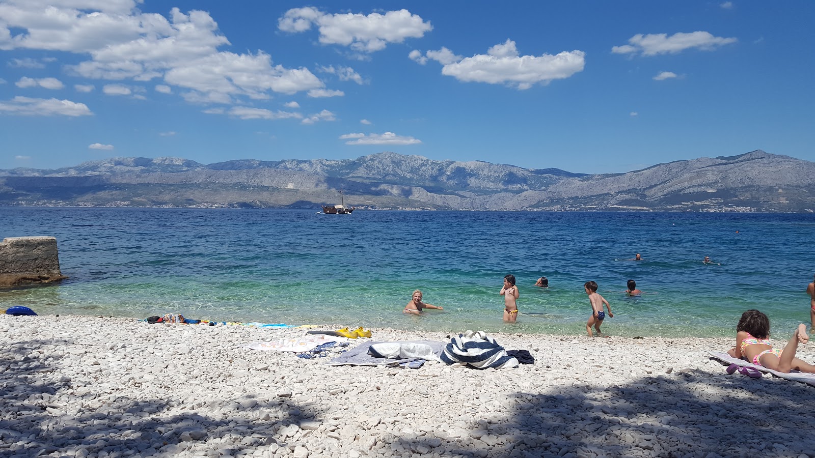 Φωτογραφία του Molo Lozna beach με επίπεδο καθαριότητας πολύ καθαρό