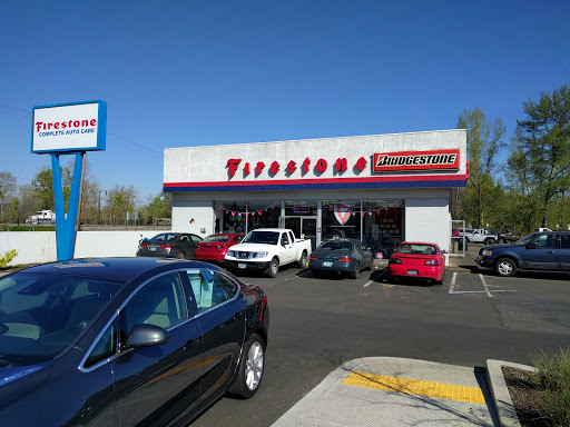 Tire Shop «Firestone Complete Auto Care», reviews and photos, 1900 McLoughlin Blvd Ste 123, Oregon City, OR 97045, USA