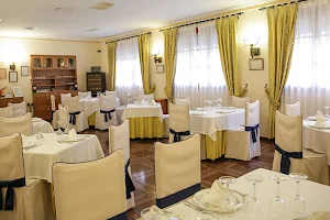 Lar Galego - Hostal Restaurante image