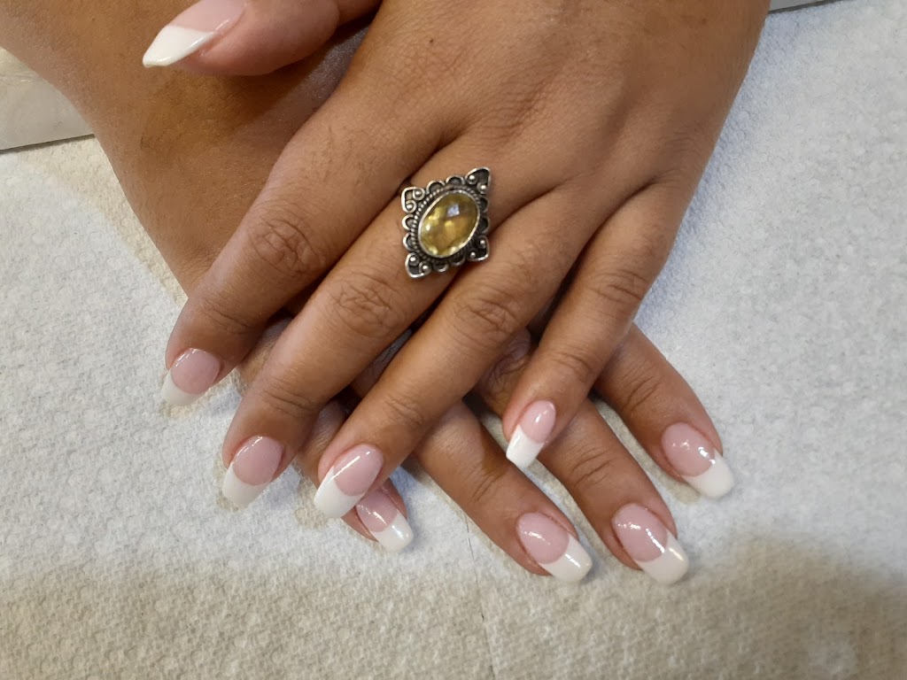 Iris Nails & Spa 12566