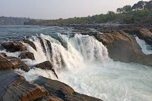 Dhuandhar Waterfall image