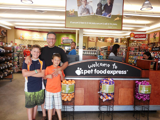 Pet Supply Store «Pet Food Express», reviews and photos, 990 El Camino Real, Belmont, CA 94002, USA