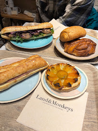 Baguette du Restaurant servant le petit-déjeuner Land&Monkeys Amsterdam à Paris - n°8