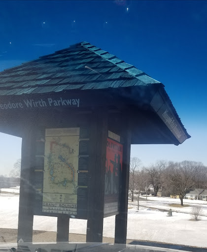 Park «Victory Memorial Parkway», reviews and photos, 4499 Victory Memorial Dr, Minneapolis, MN 55412, USA