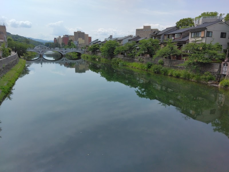 金沢市眺望点｢主計町中の橋左岸｣
