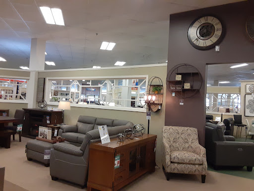 Furniture Store «Raymour & Flanigan Furniture and Mattress Store», reviews and photos, 6115 E Black Horse Pike, Egg Harbor Township, NJ 08234, USA