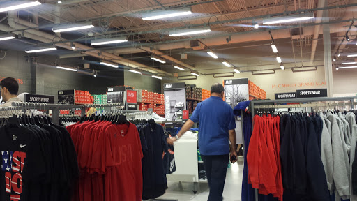 Clothing Store «Nike Factory Store», reviews and photos, 4760 Baldwin Rd M125, Auburn Hills, MI 48326, USA