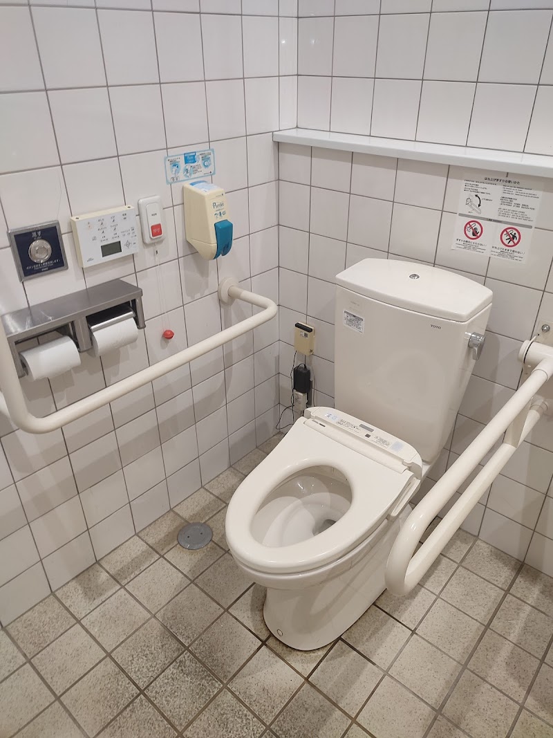 臼杵市総合公園 公衆トイレ