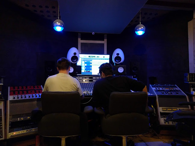 Reviews of Musicland Studios in London - Music store