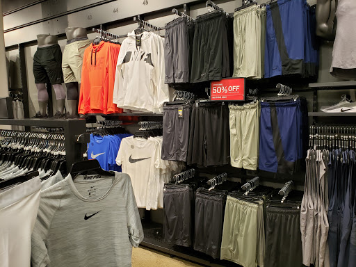 Clothing Store «Nike Factory Store», reviews and photos, 4760 Baldwin Rd M125, Auburn Hills, MI 48326, USA