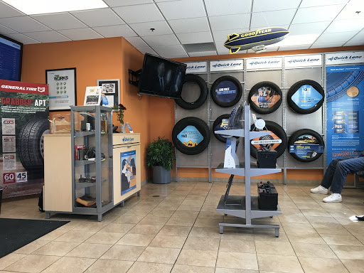 Car Dealer «Metropolitan Ford of Eden Prairie», reviews and photos, 12477 Plaza Dr, Eden Prairie, MN 55344, USA