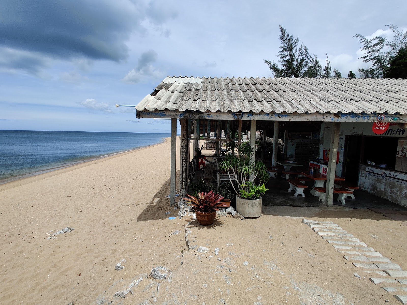 Thap Sakae Beach photo #9