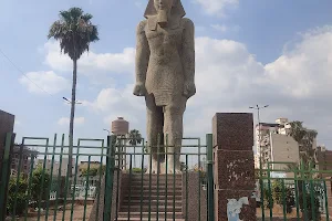 تمثال الملك رمسيس image