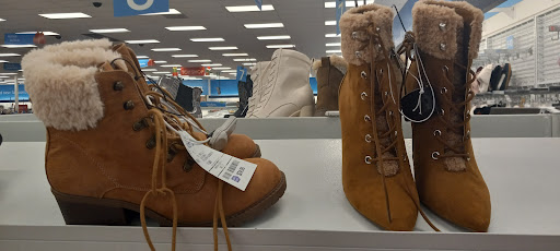 Clothing Store «Ross Dress for Less», reviews and photos, 1001 S Interstate 35 East Service Rd, DeSoto, TX 75115, USA