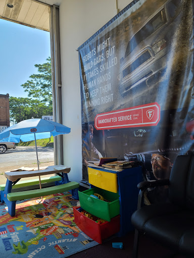 Tire Shop «Firestone Complete Auto Care», reviews and photos, 1802 State St, Erie, PA 16501, USA