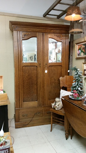 Antique Store «Grapevine Antiques & Craft», reviews and photos, 137 Erin Ln, Brodheadsville, PA 18322, USA
