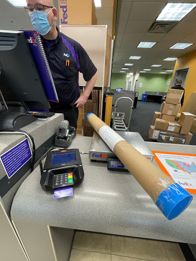 Print Shop «FedEx Office Print & Ship Center», reviews and photos, 210 N 8th St, West Dundee, IL 60118, USA