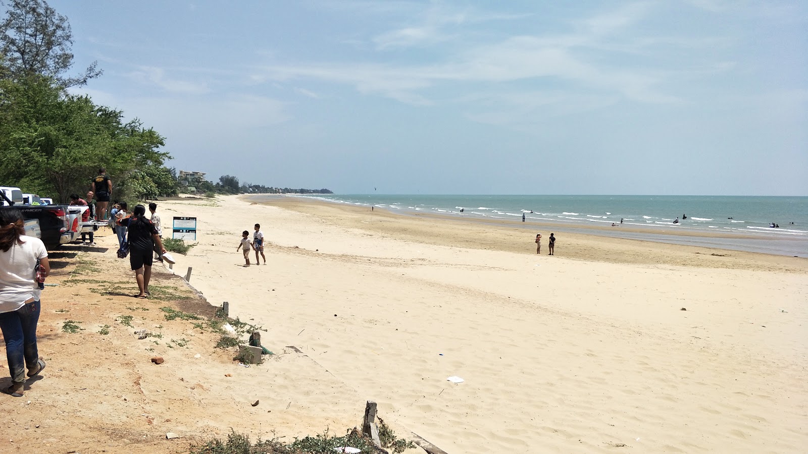 Photo of Khao Kalok Beach and the settlement