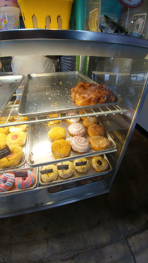 Donut Shop «Hurts Donut», reviews and photos, 7010 W 21st St, Wichita, KS 67205, USA