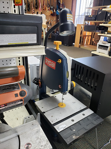 Pawn Shop «SILVER LINING JEWELRY AND LOAN GRESHAM», reviews and photos, 300 SE 181st Ave, Portland, OR 97233, USA