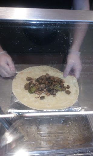 Mexican Restaurant «Chipotle Mexican Grill», reviews and photos, 1905 S 1st St, Yakima, WA 98903, USA