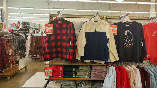 Clothing Store «Old Navy», reviews and photos, 2 Meadow Cir Dr, Lake St Louis, MO 63367, USA